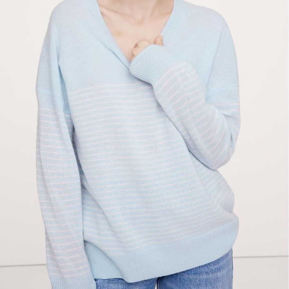 Banana Republic Oversized Baby Blue White Stripe Lightweight Cashmere Sweater L